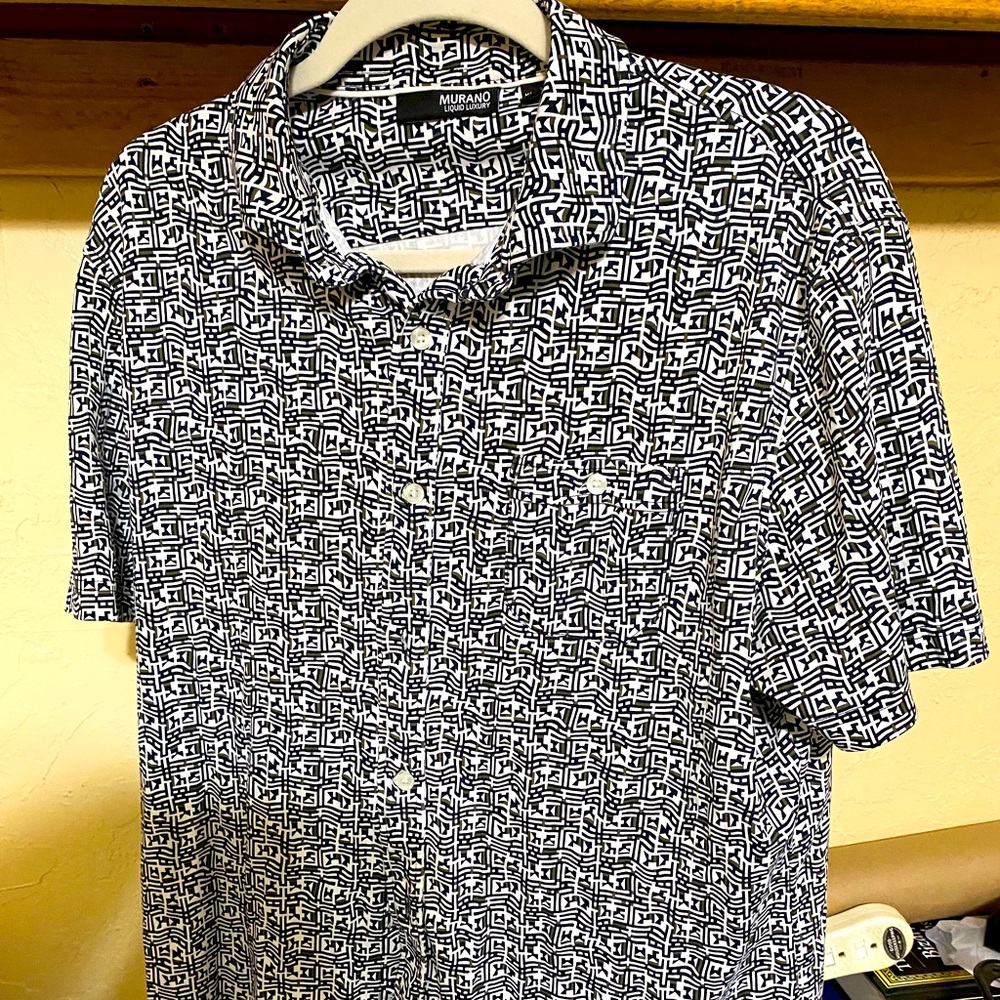 Mens L Murano short sleeve button up shirt.